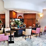 La Fayette Ξενοδοχείο 3*