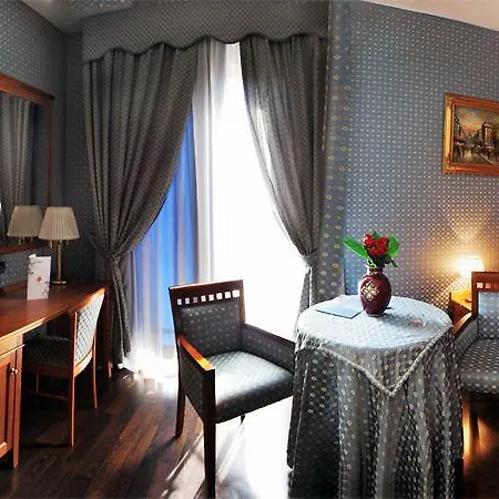 La Fayette 3* 바르카투로