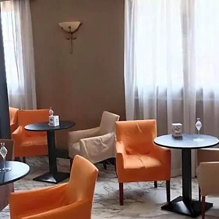 La Fayette Hotell 3*